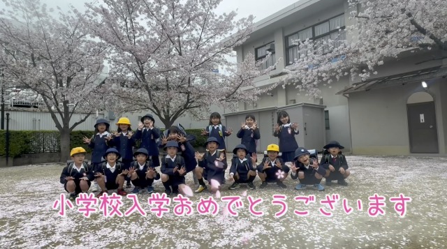 3歳児いるか組「ぴんくくじら組になってみ～いるか」